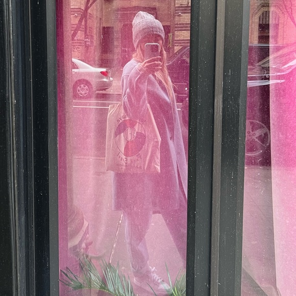 Meet your Posher, Kendyl - Picture 1 of 1